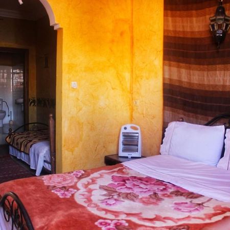 Auberge Et Hotel Les Amis Tafraout Exteriér fotografie