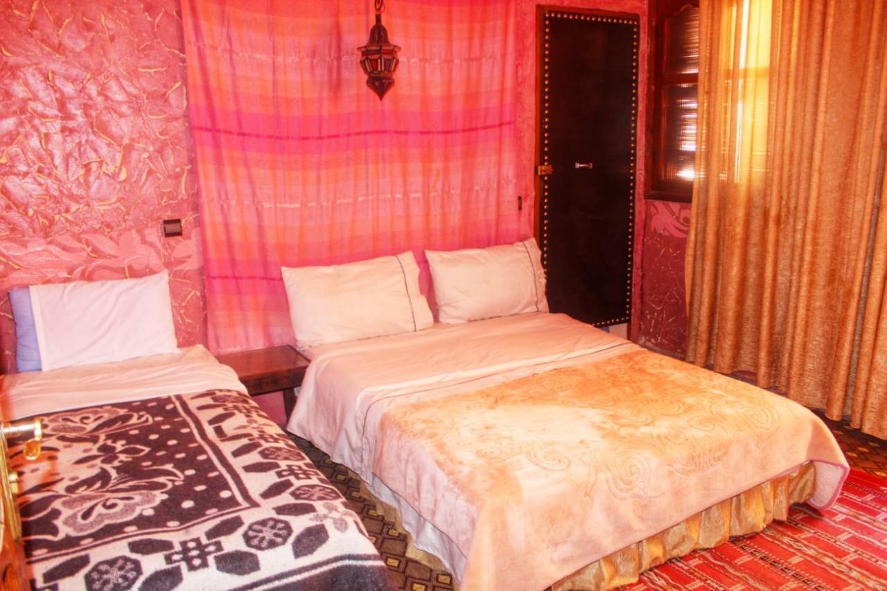 Auberge Et Hotel Les Amis Tafraout Exteriér fotografie